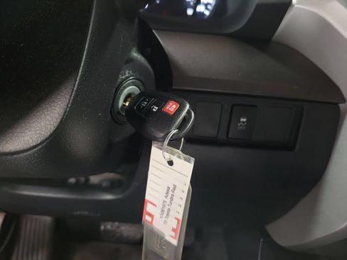 Used 2019 Toyota Tundra SR5 AWD/4WD image 23