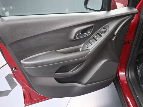 Used 2020 Chevrolet Trax LT w/ Driver Confidence Package image 13