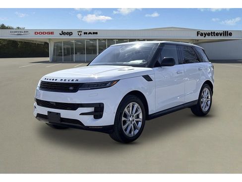Used 2025 Land Rover Range Rover Sport SE image 7