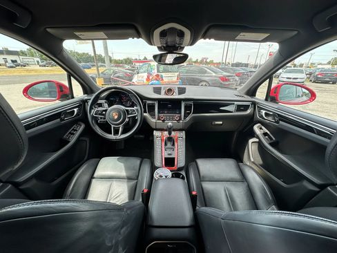 Used 2018 Porsche Macan AWD/4WD image 11