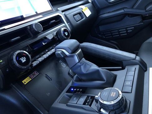 New 2026 Toyota 4Runner Limited AWD/4WD image 21