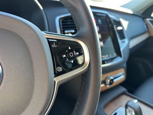 Certified 2025 Volvo XC90 B6 Plus image 29