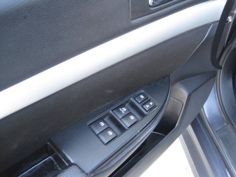 Used 2014 Subaru Legacy 2.5i Premium AWD/4WD image 16