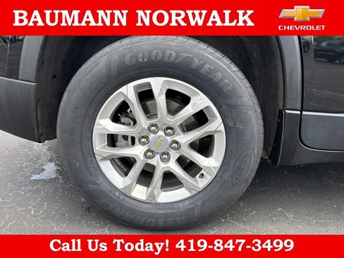 Used 2023 Chevrolet Traverse LS w/ Safety Package FWD image 10