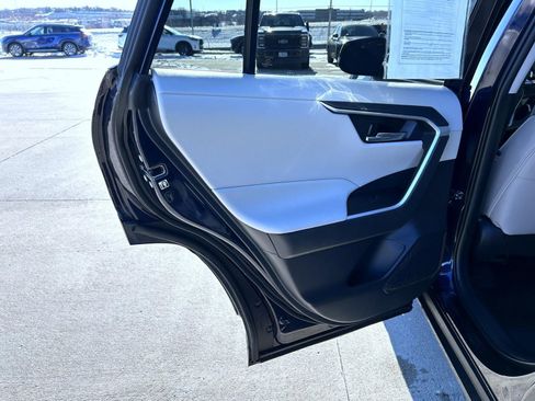 Used 2020 Toyota RAV4 XLE image 20