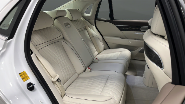 Used 2025 Genesis G90 3.5T AWD/4WD image 26