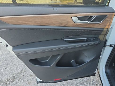 New 2026 Volkswagen Atlas SE image 9