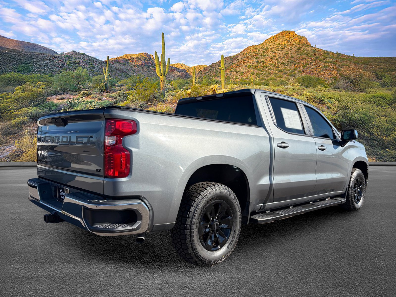 Used 2021 Chevrolet Silverado 1500 LT w/ LPO, Dark Essentials Package RWD image 4