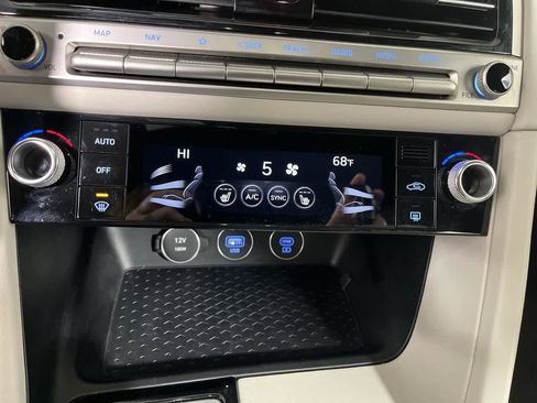 Used 2024 Genesis G70 2.5T image 20