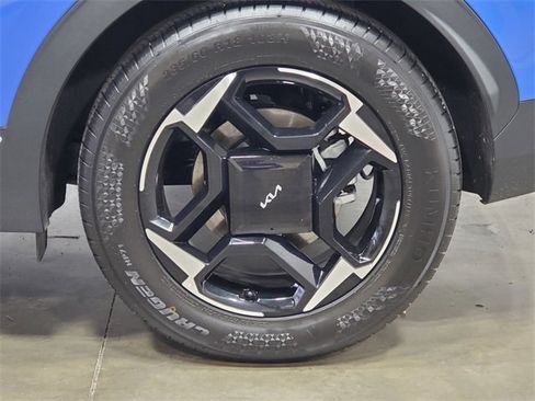 Used 2026 Kia Sportage EX w/ EX Panorama Roof Package image 8