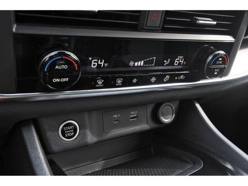 Certified 2023 Nissan Rogue SV FWD image 26