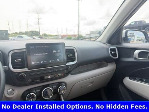 Used 2025 Hyundai Venue SEL FWD image 7