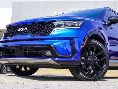 Used 2023 Kia Sorento SX image 2