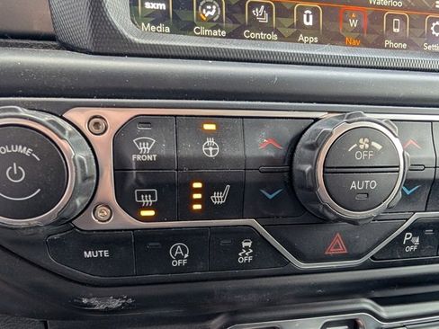 Used 2022 Jeep Gladiator Overland w/ LED Lighting Group image 4