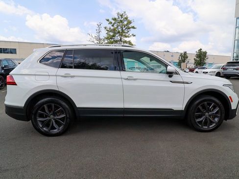 Used 2022 Volkswagen Tiguan SE image 19