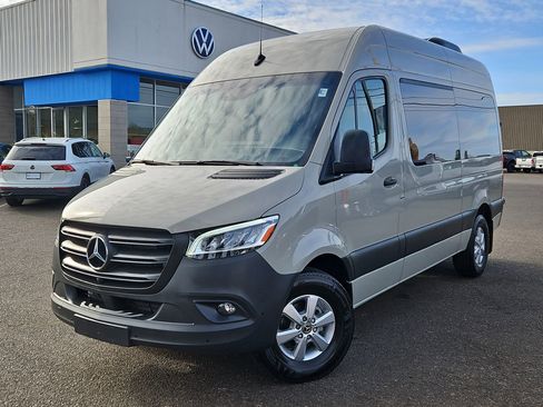 Used 2023 Mercedes-Benz Sprinter 2500 image 1