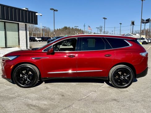 Used 2023 Buick Enclave Essence w/ Sport Touring Edition image 2