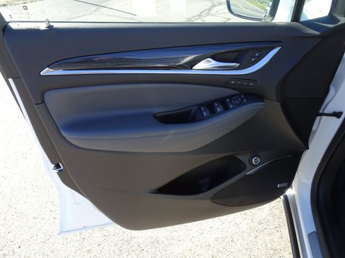 Used 2024 Buick Enclave Premium image 13