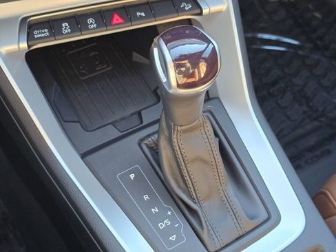 Used 2024 Audi Q3 2.0T Premium Plus image 33