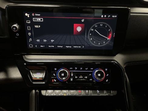 Used 2025 GMC Sierra 3500 AT4 w/ AT4 Premium Plus Package image 8