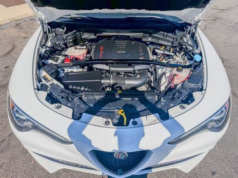 Used 2021 Alfa Romeo Stelvio Ti w/ Nero Edizione image 19