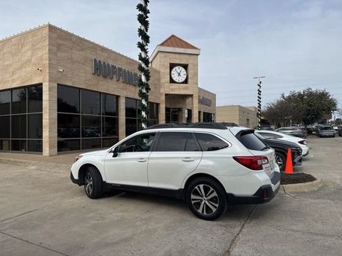 Used 2019 Subaru Outback 2.5i Limited AWD/4WD image 2