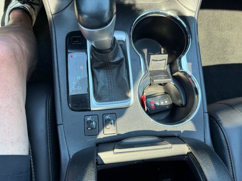 Used 2019 Toyota Highlander XLE AWD/4WD image 17