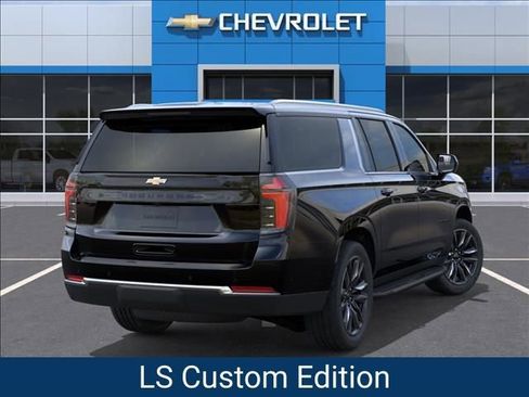 New 2026 Chevrolet Suburban LS image 4