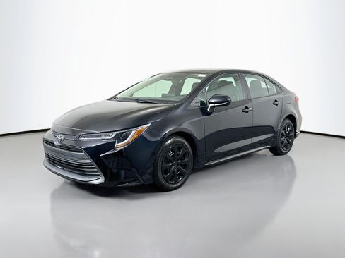 Used 2023 Toyota Corolla LE FWD image 4