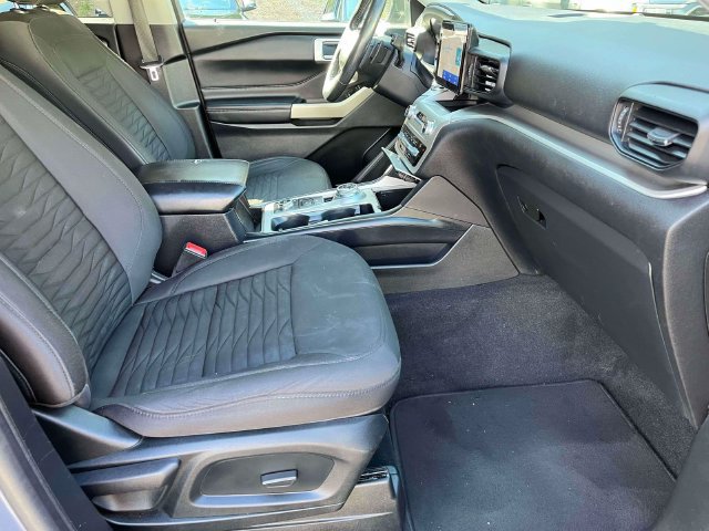 Used 2021 Ford Explorer XLT w/ Class III Trailer Tow Package AWD/4WD image 26
