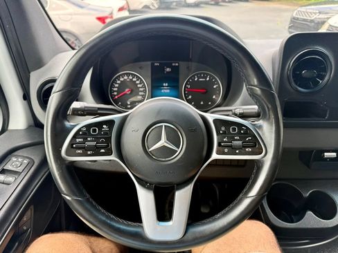 Used 2021 Mercedes-Benz Sprinter 2500 w/ Premium Package image 27