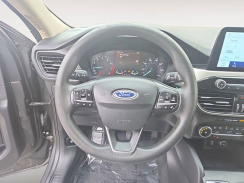 Used 2020 Ford Escape SE image 12