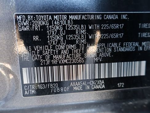 Used 2021 Toyota RAV4 LE AWD/4WD image 31