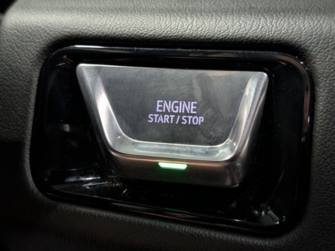 Used 2025 GMC Yukon Denali AWD/4WD image 23