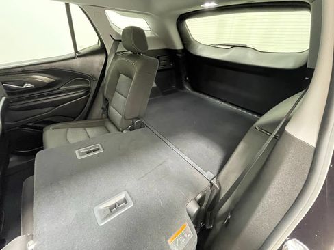 Used 2024 GMC Terrain SLE AWD/4WD image 12