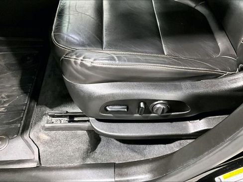 Used 2021 Chevrolet Traverse RS image 19