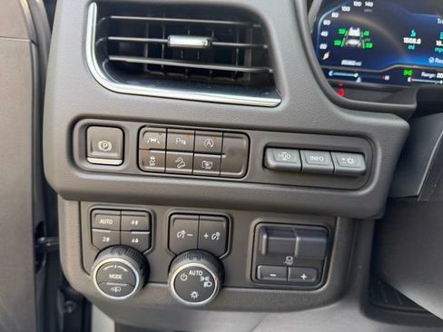 Used 2024 Chevrolet Tahoe High Country AWD/4WD image 26