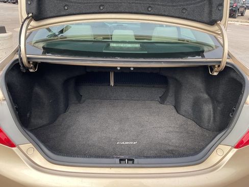 Used 2012 Toyota Camry LE image 28