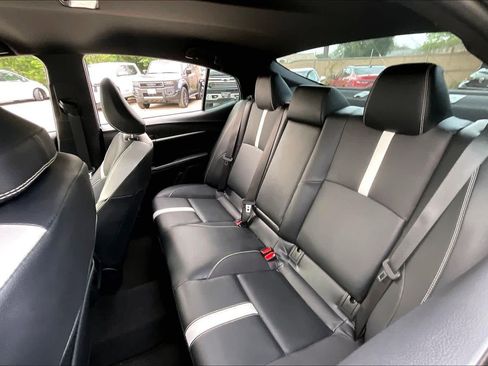 Used 2025 Toyota Camry SE w/ Convenience Package FWD image 17