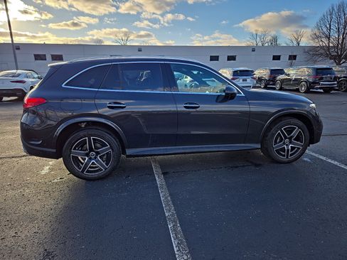 Used 2025 Mercedes-Benz GLC 300 4MATIC image 6