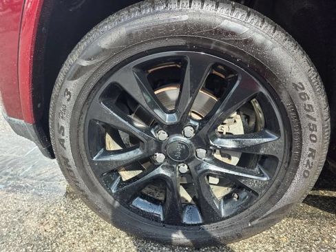 Used 2018 Jeep Grand Cherokee Altitude AWD/4WD image 9