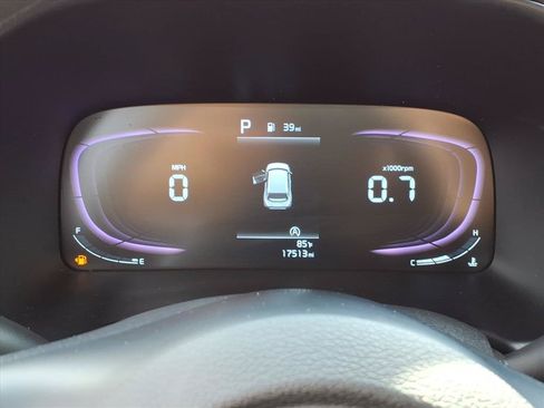 Used 2025 Kia Soul LX w/ LX Technology Package FWD image 25