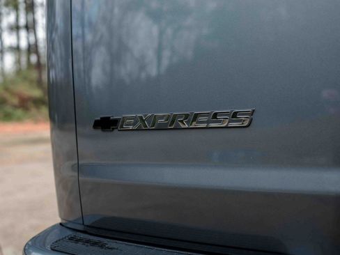 Used 2023 Chevrolet Express 2500 image 23