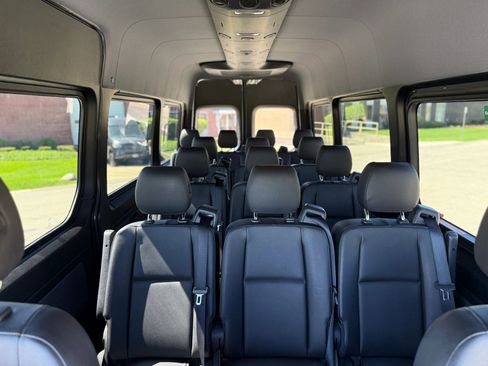 Used 2022 Mercedes-Benz Sprinter 2500 image 17