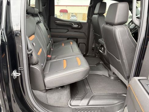 Used 2022 GMC Sierra 1500 AT4 w/ AT4 Premium Package image 16