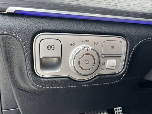 Certified 2025 Mercedes-Benz GLS 580 4MATIC image 36