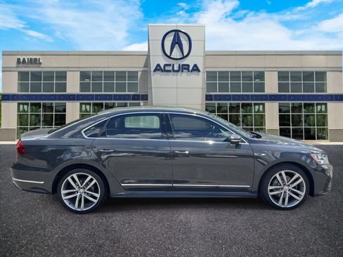 Used 2017 Volkswagen Passat 1.8T R-Line FWD image 6