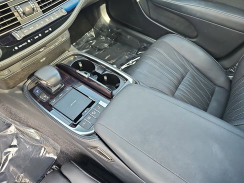 Used 2022 Lexus LS 500 AWD w/ Interior Upgrade Package image 22