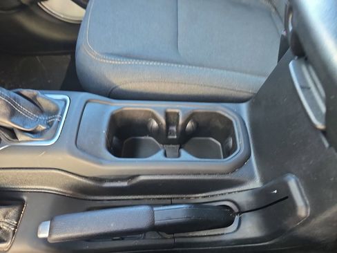 Used 2024 Jeep Wrangler Sport S image 24