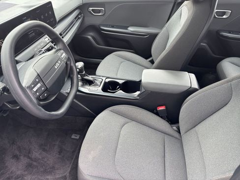Used 2025 Kia K4 LXS image 25